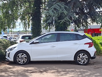 Used Hyundai i20 2024 for sale - 78777678: Photo