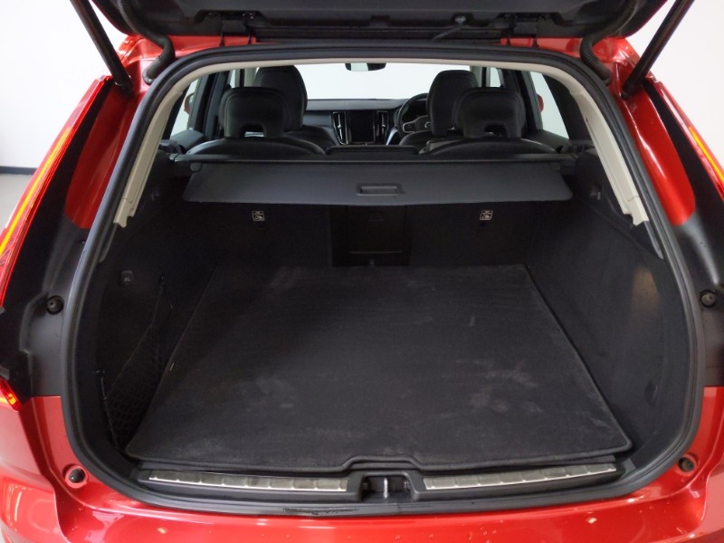 Used Volvo XC60 2020 for sale - 77660960: Photo 8