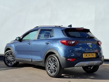Used Kia Stonic 2024 for sale - 76695293: Photo