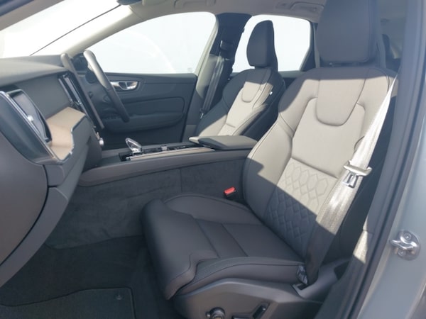 Used Volvo XC60 2025 for sale - 76325147: Photo 5