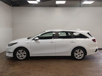 Used Kia Ceed 2023 for sale - 78547404: Photo