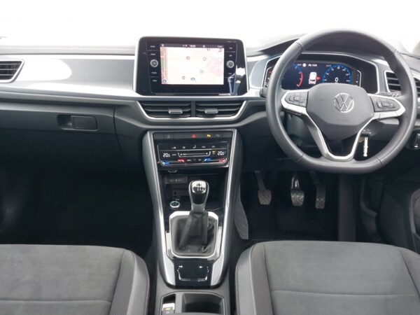 Used Volkswagen T-Roc 2024 for sale - 76258686: Photo 2