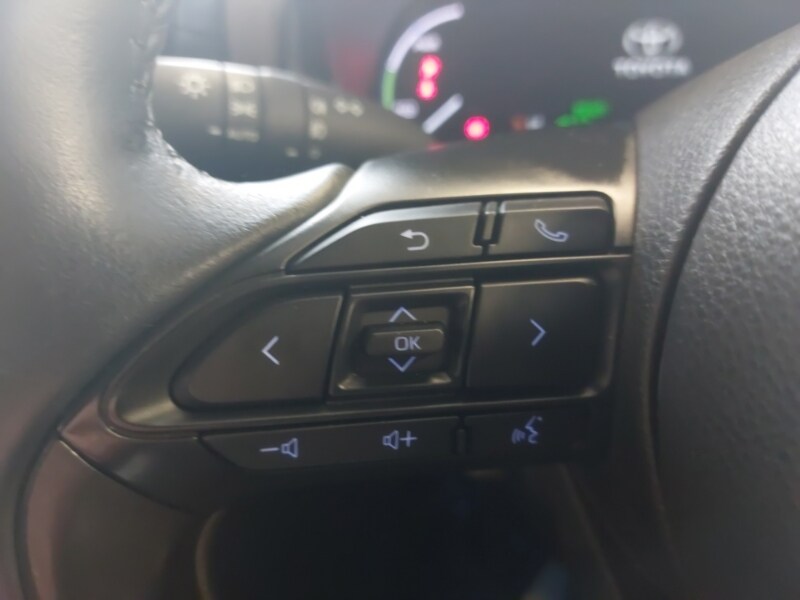 Used Toyota Yaris Cross 2022 for sale - 76838102: Photo 12