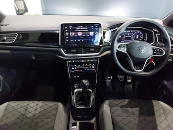 Used Volkswagen T-Roc 2022 for sale - 76779189: Photo