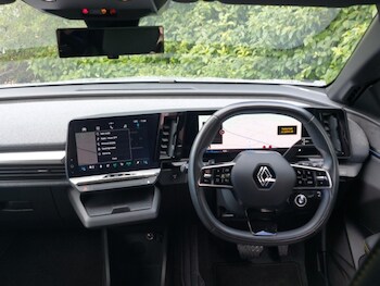 Used Renault Megane E Tech 2023 for sale - 77330147: Photo