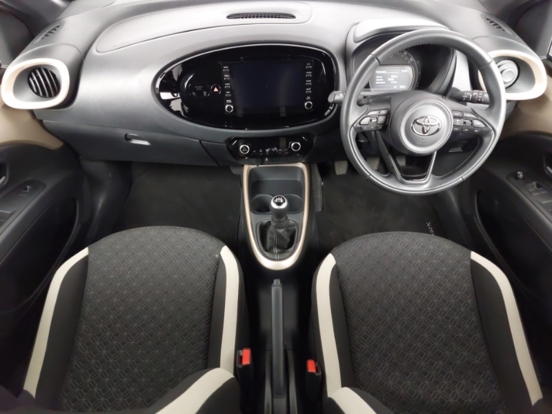 Used Toyota Aygo X 2023 for sale - 78032364: Photo 2