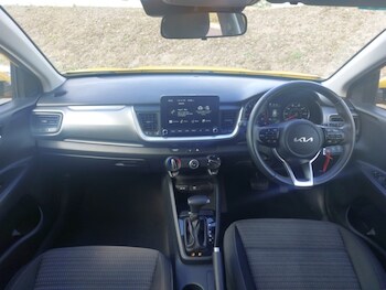 Used Kia Stonic 2023 for sale - 78334140: Photo