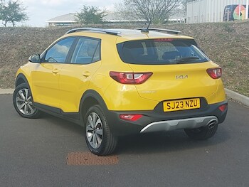 Used Kia Stonic 2023 for sale - 78334140: Photo