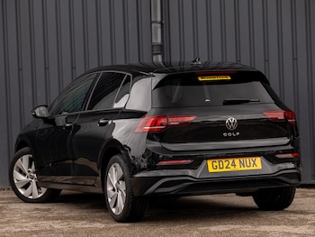 Used Volkswagen Golf 2024 for sale - 76459634: Photo