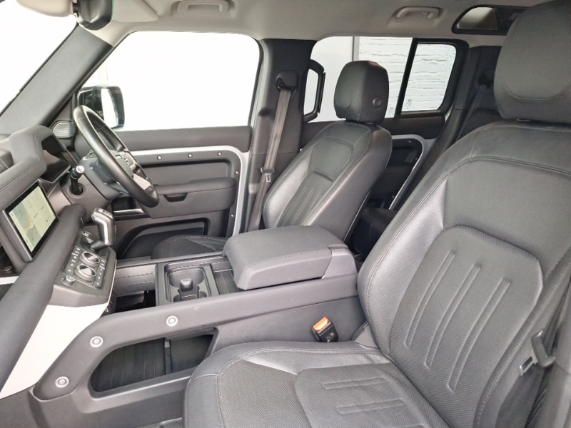 Used Land Rover Defender 2021 for sale - 77252960: Photo 5