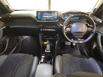 Used Peugeot 2008 2021 for sale - 79339244: Photo