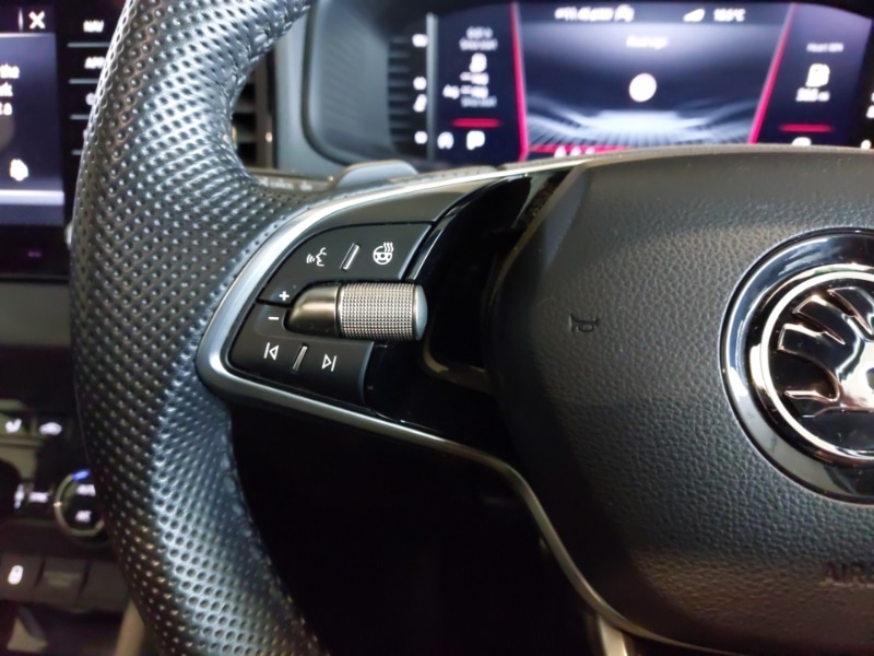 Used Skoda Karoq 2024 for sale - 76752230: Photo 10