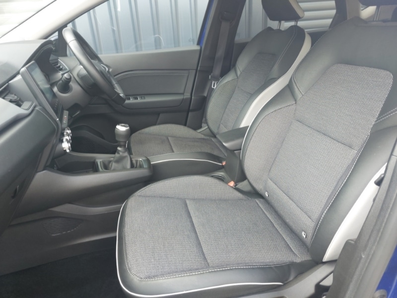 Used Renault Captur 2023 for sale - 78156376: Photo 5