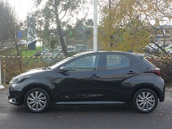 Used Toyota Yaris 2023 for sale - 77066192: Photo