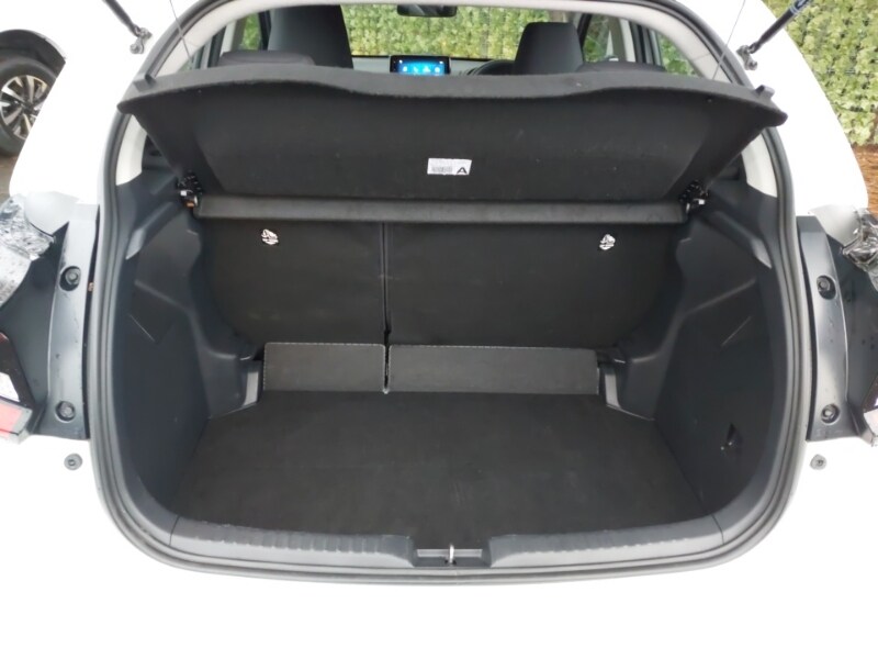 Used Mazda Mazda2 HYBRID 2024 for sale - 77449344: Photo 8