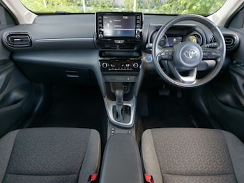 Used Toyota Yaris Cross 2022 for sale - 76532819: Photo