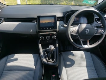 Used Renault Clio 2024 for sale - 79382185: Photo