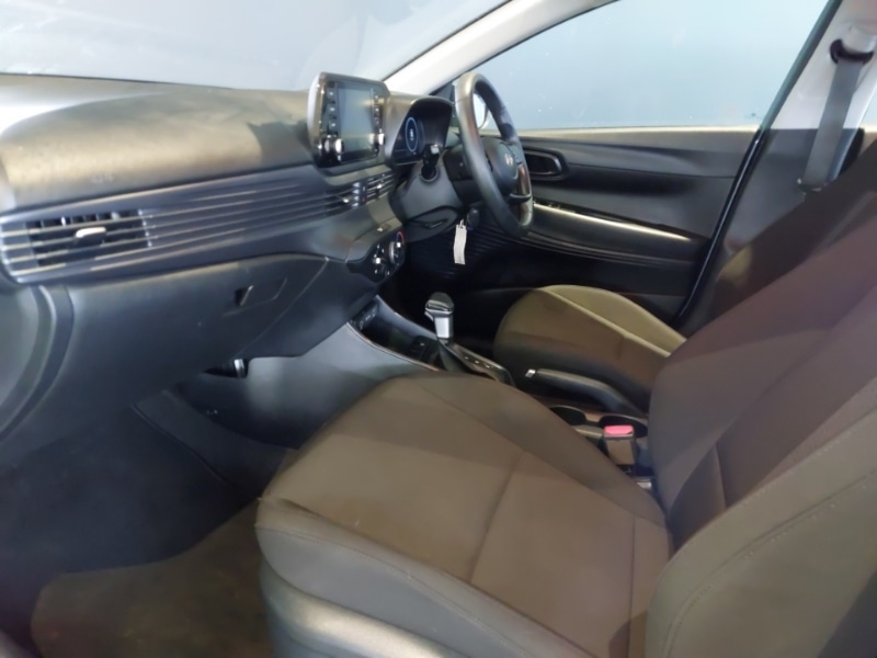 Used Hyundai i20 2023 for sale - 77823335: Photo 5