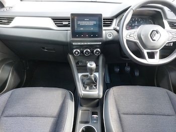 Used Renault Captur 2023 for sale - 78343372: Photo