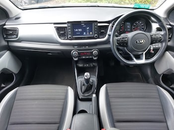 Used Kia Stonic 2020 for sale - 78515855: Photo