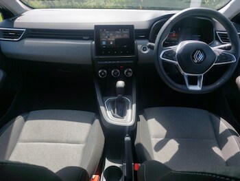 Used Renault Clio 2023 for sale - 78735798: Photo