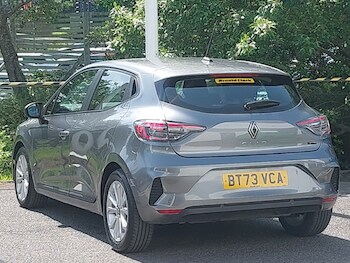 Used Renault Clio 2023 for sale - 78735798: Photo