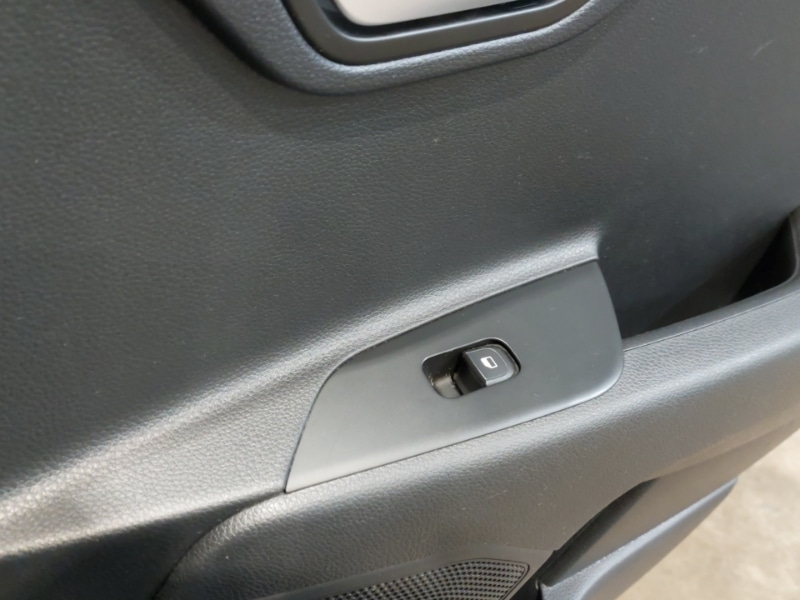 Used Kia Stonic 2023 for sale - 77386060: Photo 11