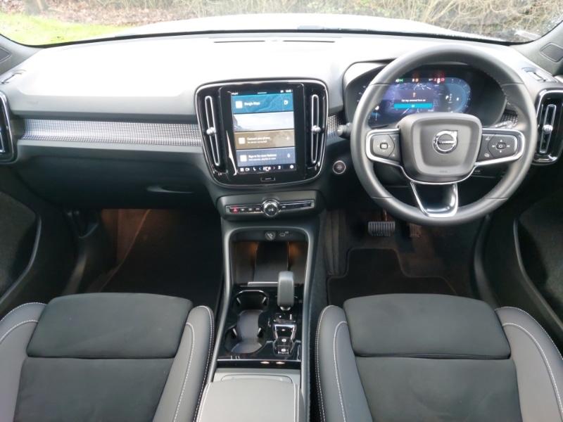 Used Volvo XC40 2024 for sale - 77955917: Photo 2