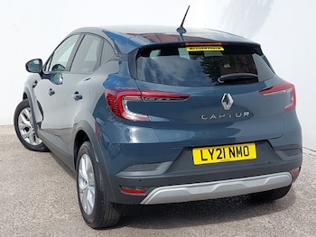 Used Renault Captur 2021 for sale - 79382200: Photo