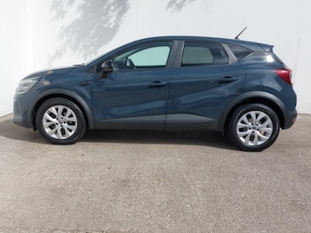 Used Renault Captur 2021 for sale - 79382200: Photo
