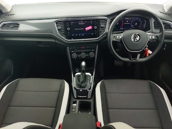 Used Volkswagen T-Roc 2021 for sale - 76483736: Photo