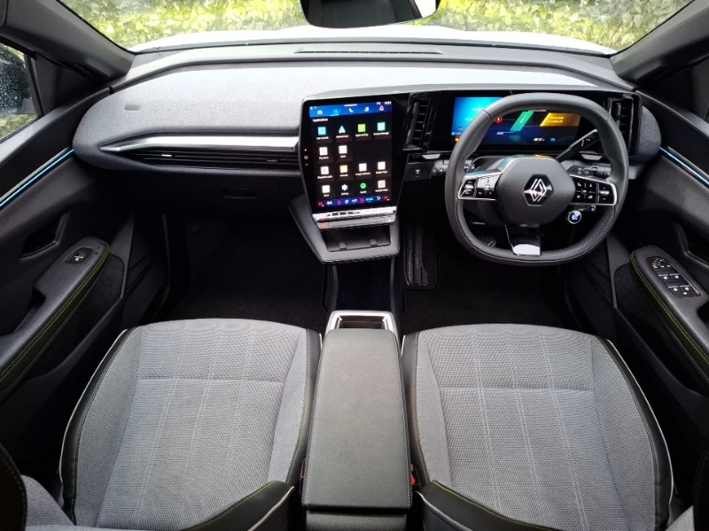 Used Renault Megane E Tech 2024 for sale - 77923670: Photo 2