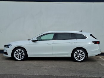 Used Skoda Superb 2024 for sale - 77347749: Photo