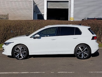 Used Volkswagen Golf 2024 for sale - 77790773: Photo