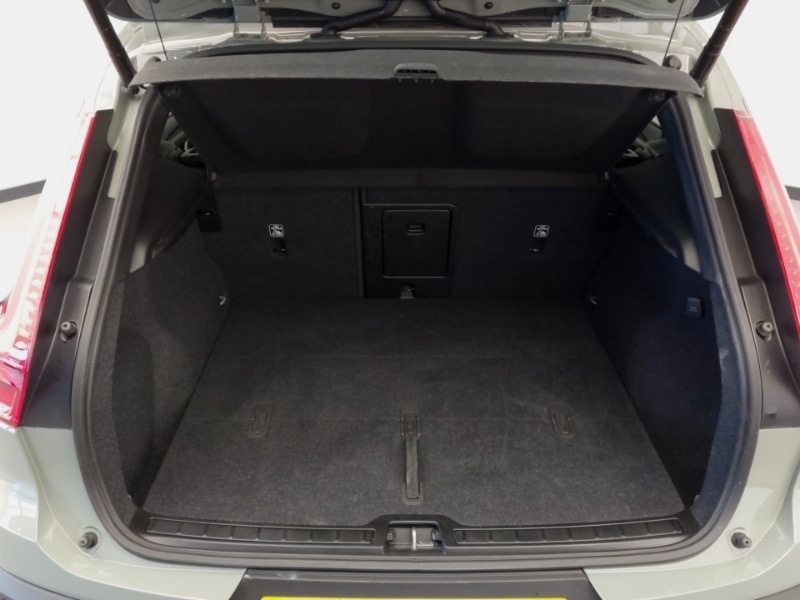 Used Volvo XC40 2024 for sale - 76456528: Photo 8