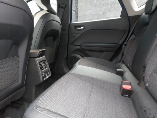 Used Renault Captur 2023 for sale - 76305917: Photo 6