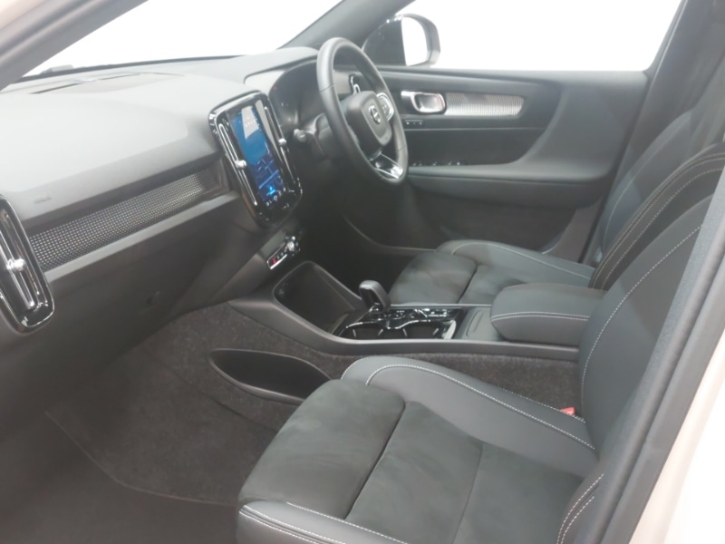 Used Volvo XC40 2024 for sale - 76160210: Photo 5