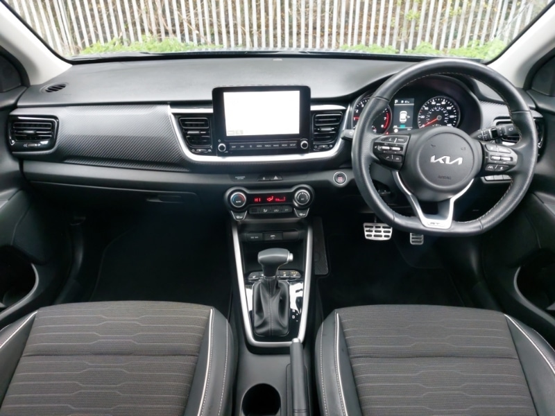 Used Kia Stonic 2023 for sale - 76419156: Photo 2