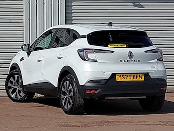 Used Renault Captur 2025 for sale - 75731690: Photo