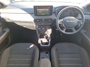 Used Dacia Sandero Stepway 2023 for sale - 76150247: Photo 2