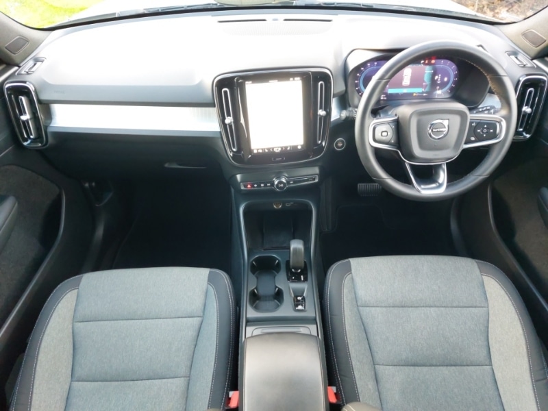 Used Volvo XC40 2023 for sale - 77130501: Photo 2