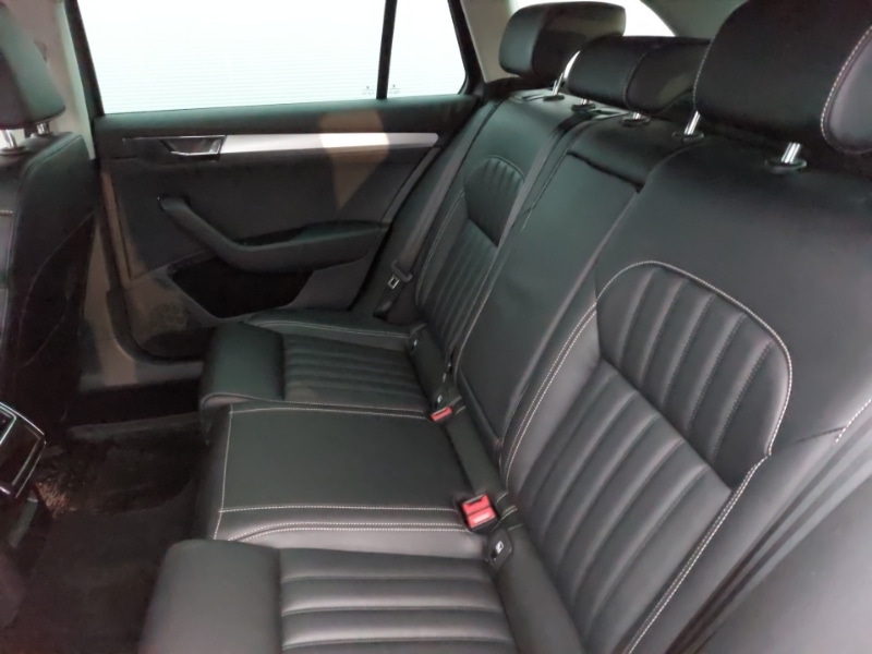 Used Skoda Superb 2023 for sale - 77105105: Photo 6