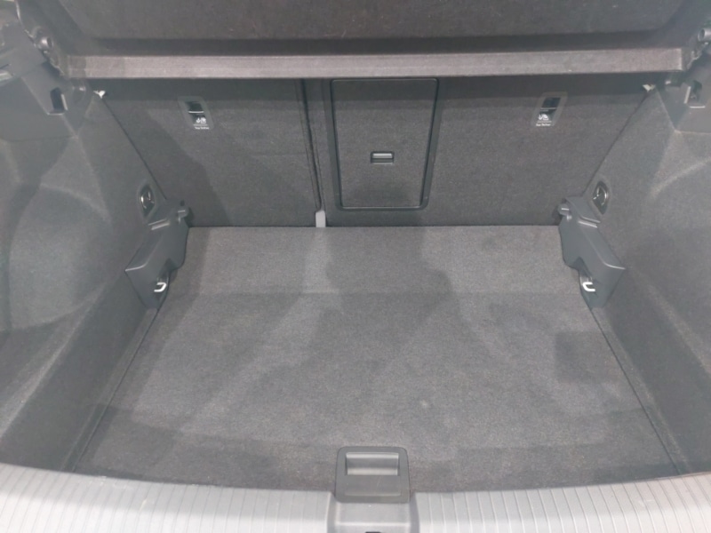 Used Volkswagen T-Roc 2024 for sale - 76492679: Photo 8