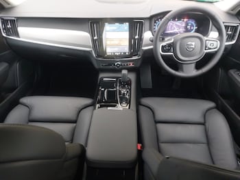 Used Volvo V90 2025 for sale - 78503585: Photo
