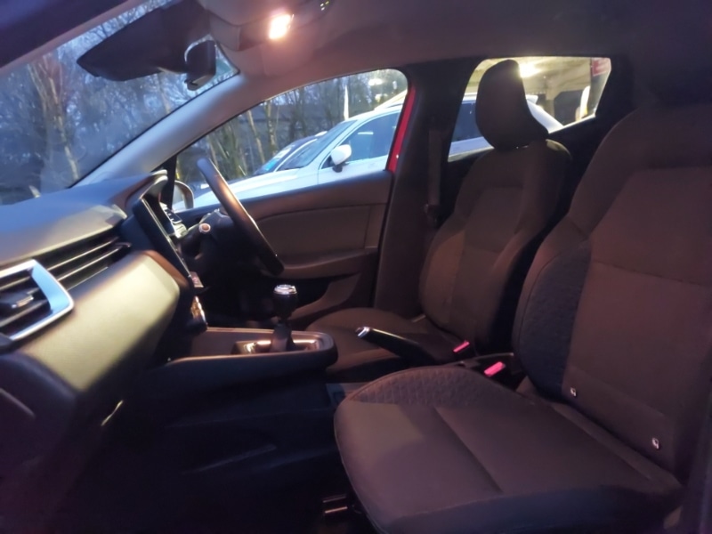 Used Renault Clio 2020 for sale - 76898182: Photo 5