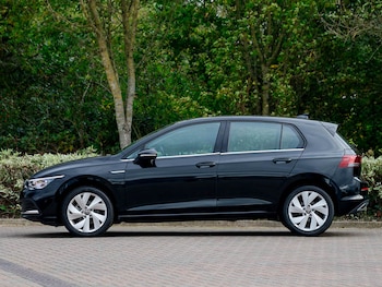 Used Volkswagen Golf 2024 for sale - 77073743: Photo