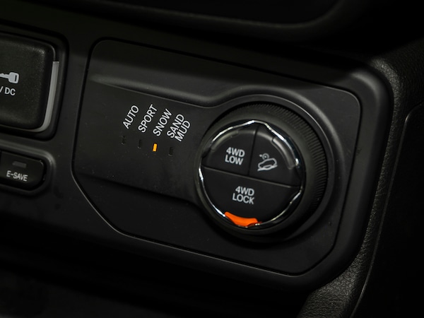 Used Jeep Renegade 2023 for sale - 76220845: Photo 11