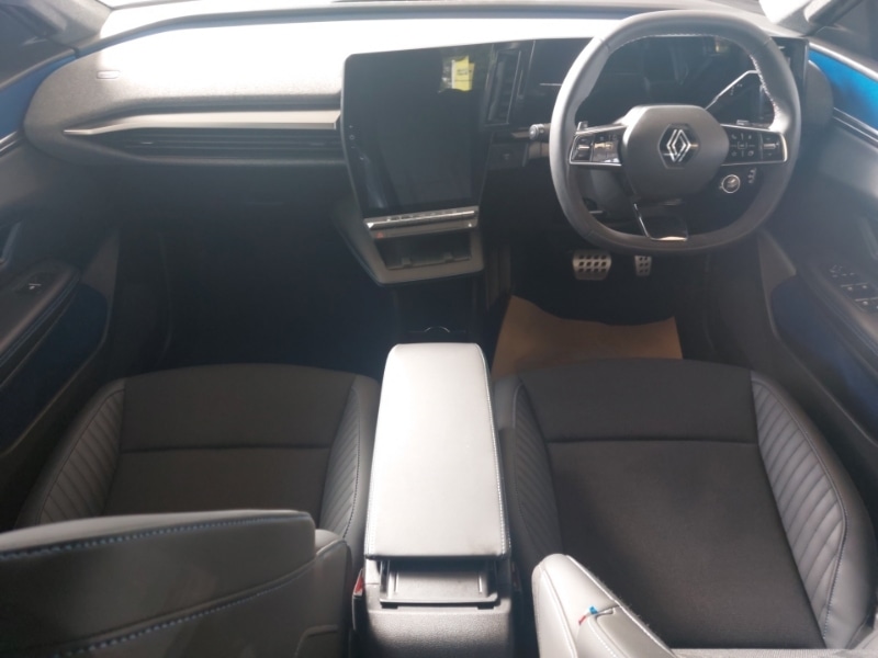 Used Renault Scenic E-Tech 2025 for sale - 76954897: Photo 2