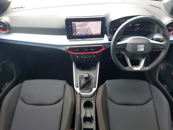 Used SEAT Arona 2024 for sale - 76427110: Photo