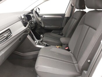 Used Volkswagen T-Roc 2024 for sale - 77032096: Photo